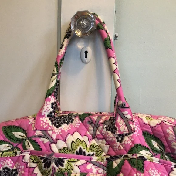 PINK VERA BRADLEY DUFFLE - Picture 3 of 12